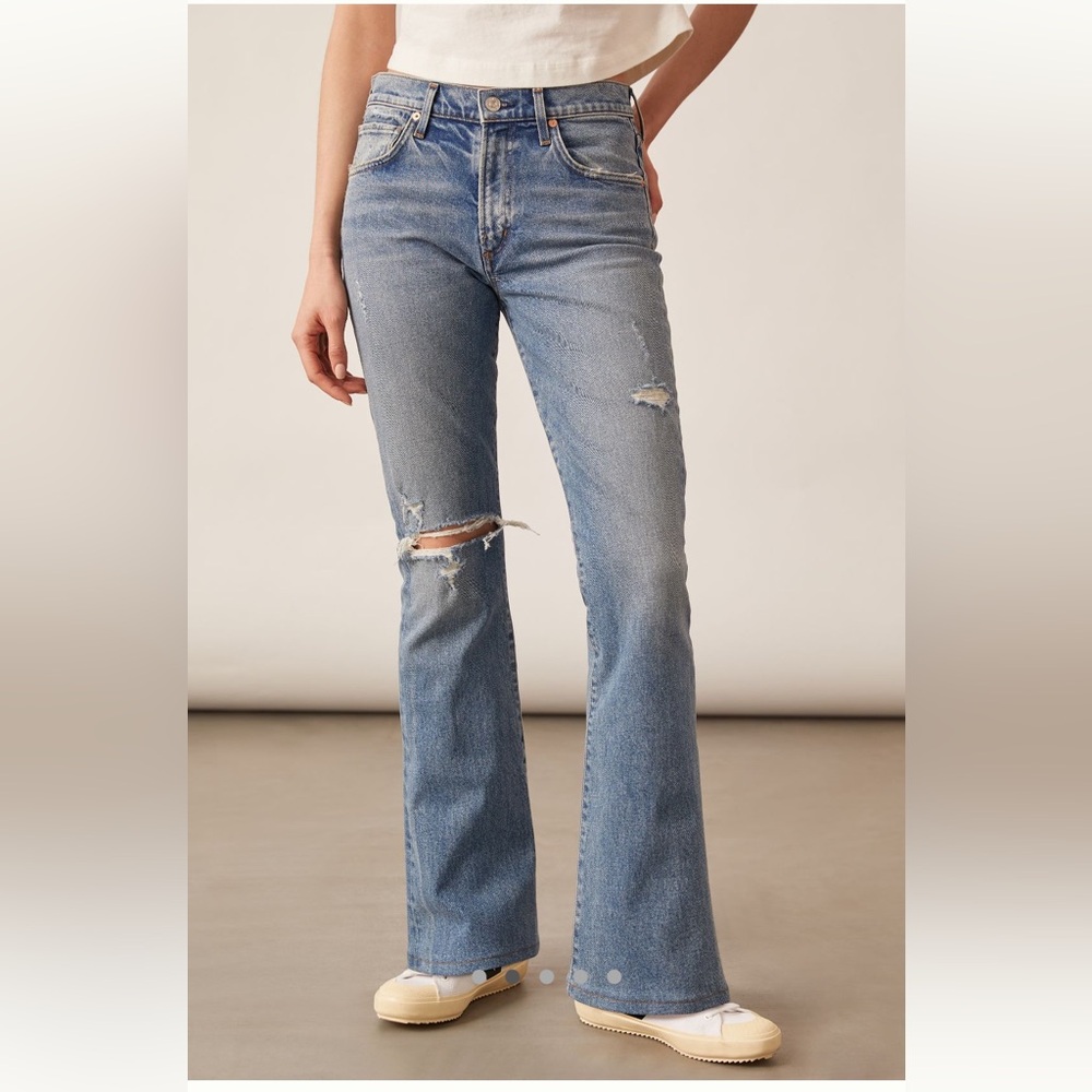 Citizens of Humanity Emannuelle in Meadow Wash Distressed Flare Jeans 32